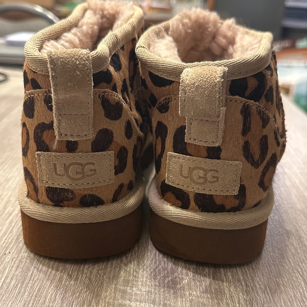 UGG WOMENS' Leopard Print Boots - Brown and Tan